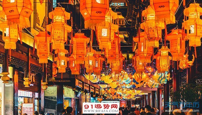 元宵节赏灯的习俗始于什么时期 元宵节赏灯的习俗起源于何时