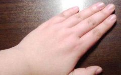 为什么女生左手手相生命线很短呢